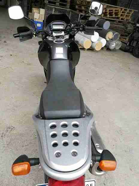 Suzuki Freewind XF 650 mit nur 8.900 km, kein TÜV, Reparaturbedürftig