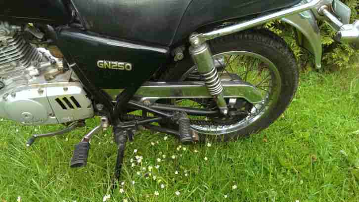 GN 125 E Motorrad Schwarz Chrom