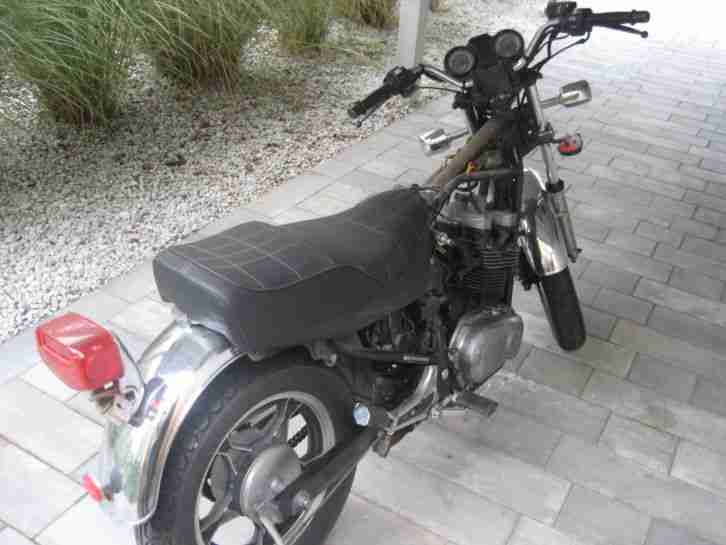 Suzuki GR650 Klassiker , Bj.1985 , Motor läuft Schlüssel + Papiere z. Aufbau