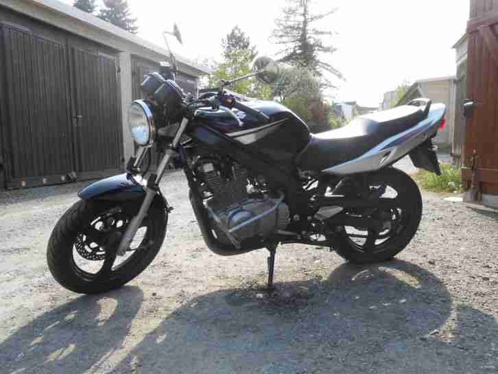 Suzuki GS 500 U, Baujahr 2006, schwarz