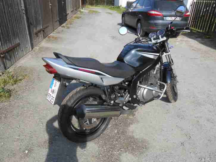 Suzuki GS 500 U, Baujahr 2006, schwarz
