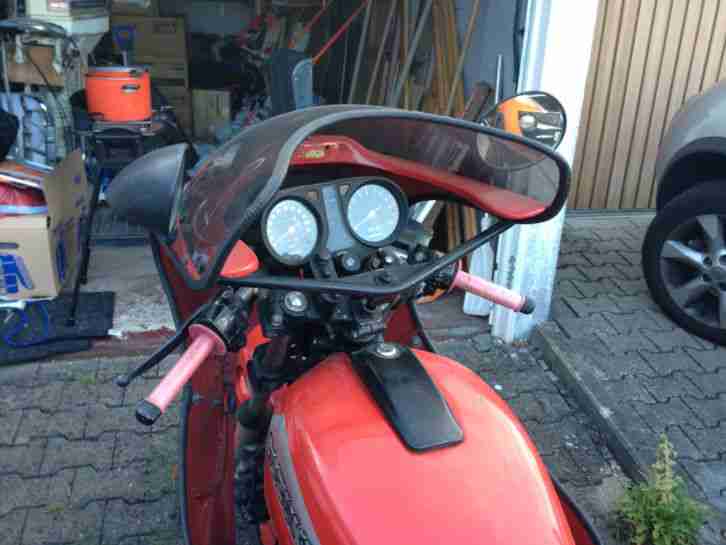 Suzuki GS 550 E Baujahr 1980 mit angebauter Verkleidung