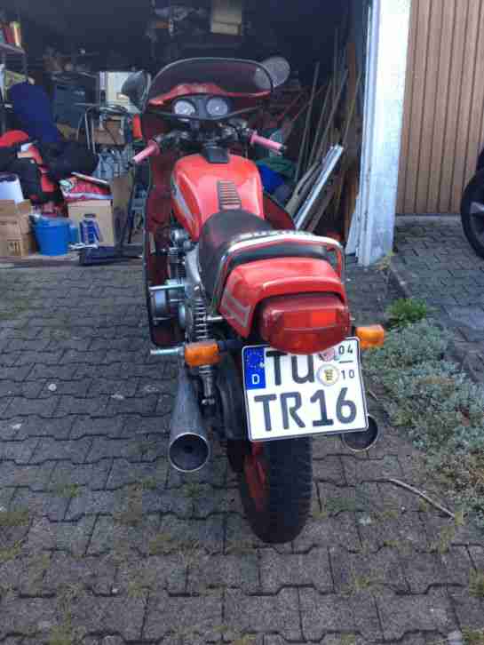 Suzuki GS 550 E Baujahr 1980 mit angebauter Verkleidung