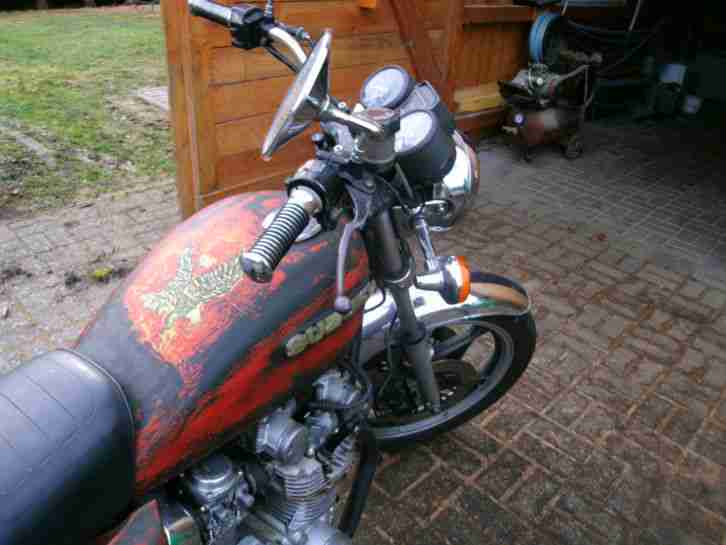 Suzuki GS 550e