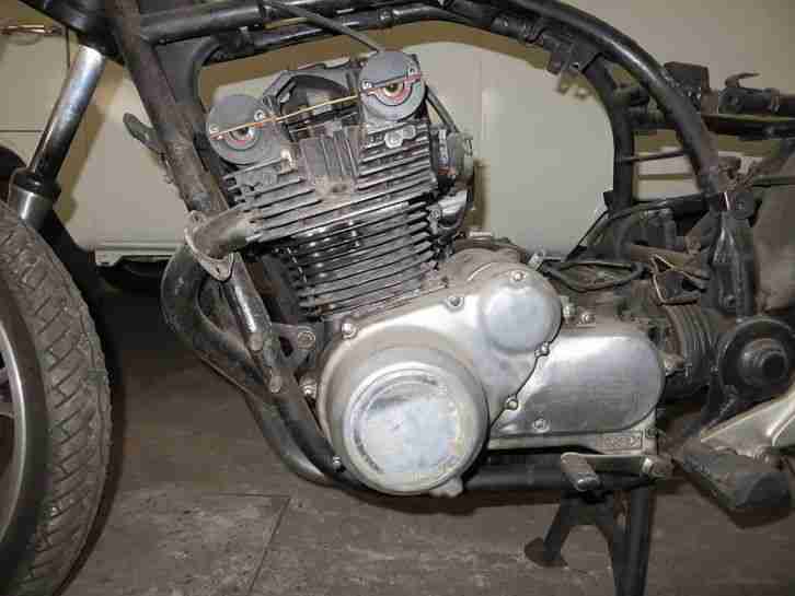 Suzuki GS 850 G ( GS72A) Teileträger / Schrotthaufen