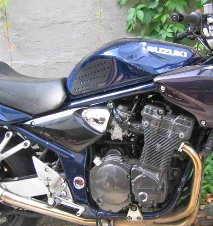 Suzuki GSF 1200 Bandit WVA9 EZ03/2001 UNFALL 38.420 km Motor super !!