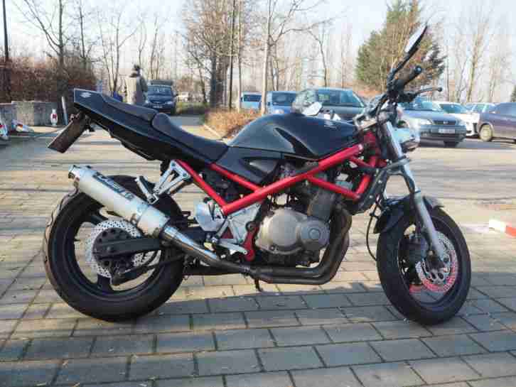 Suzuki GSF 400 Bandit Naked Bike Schwarz Rot