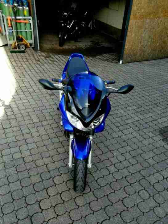 Suzuki GSF 600 Bandit absoluter TOP Zustand orgi:22300km Extras !!!!