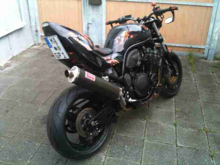 Suzuki GSF1200 Bandit GV75A Streeghtfighter Umbau