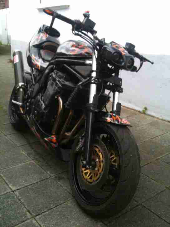 Suzuki GSF1200 Bandit GV75A Streeghtfighter Umbau