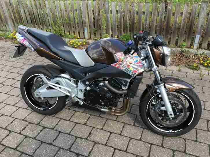 Suzuki GSR 600