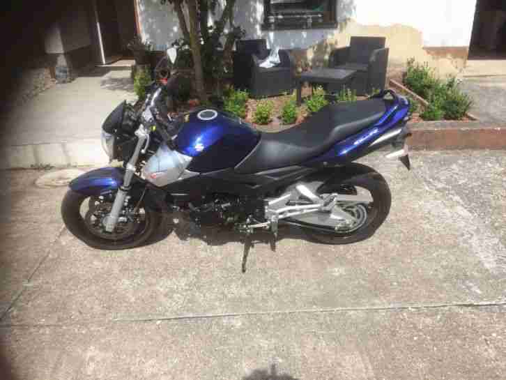 Suzuki GSR 600