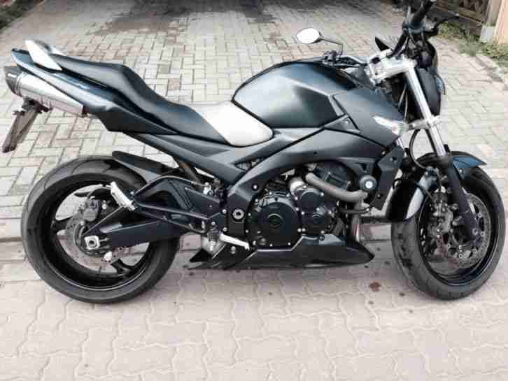 Suzuki GSR 600 Mit Devil Auspuff Und vielen Extras - Schwarz/Matt