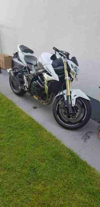 Suzuki GSR 750 Mega Optik