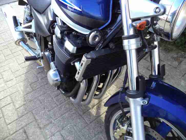 Suzuki GSX 1400 Blau weiß