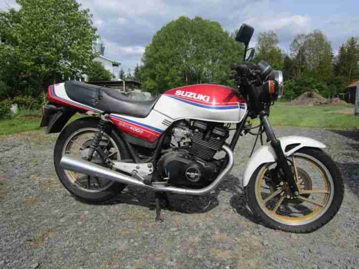 Suzuki GSX 400 S Ez.09.05.1986, 55.130 KM, rot-weiß, 27 PS