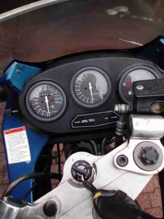 Suzuki GSX 600 F......erst 18823 Meilen ( ca. 30000 Km ) gelaufen.