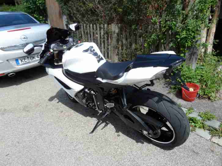 Suzuki GSX 600 R - Ez 2009 - Fighter - Topzustand - Notverkauf