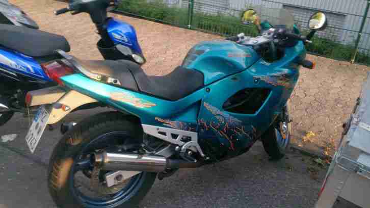 Suzuki GSX 600F