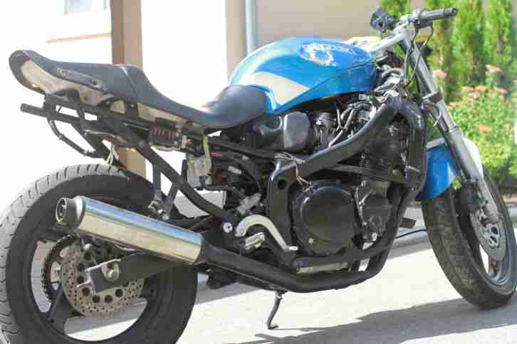 Suzuki GSX 600F