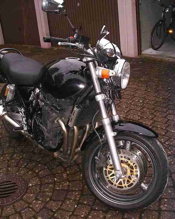 Suzuki GSX 750