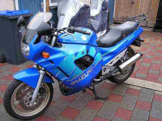Suzuki GSX 750 F