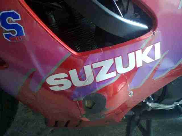 Suzuki GSX 750 F