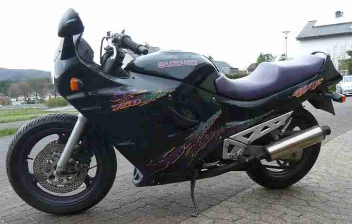 Suzuki GSX 750 F Scheunenfund