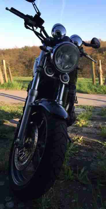 Suzuki GSX 750, Schwarz, 2. Hand, 25.000km