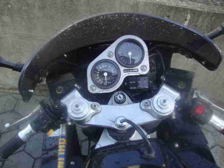 Suzuki GSX R