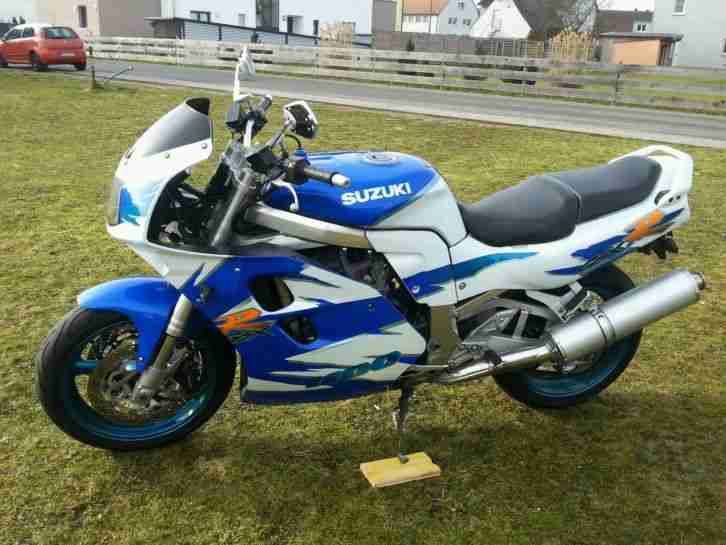 GSX R 1100W, Top gepflegt