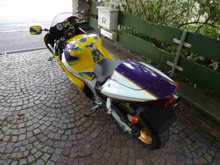 Suzuki GSX R 600 K 3 Sonderedition erst 5.665 KM gelaufen TOP !!!