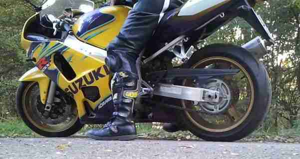 Suzuki GSX-R 600 K3, Sonderedition Corona-Alstare