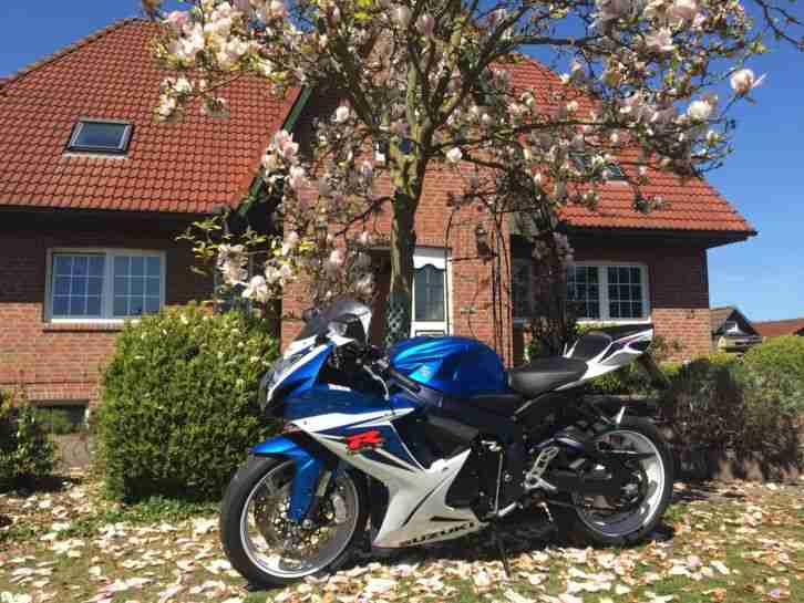Suzuki GSX R 600 L1 (48 PS) TÜV NEU + GARANTIE | BLICKFANG