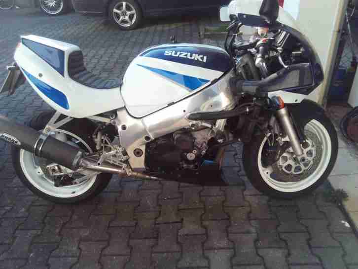 Suzuki GSX-R 600 SRAD JS1AD