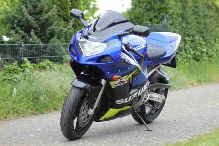 Suzuki GSX R 600 Tüv 05 / 17 Original 5.908 KM gelaufen 115 PS