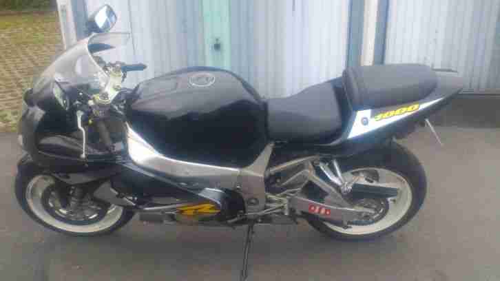 Suzuki GSX-R 750 K1