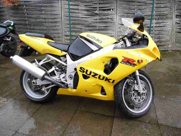 Suzuki GSX R 750 Unfallmotorrad Frontschaden