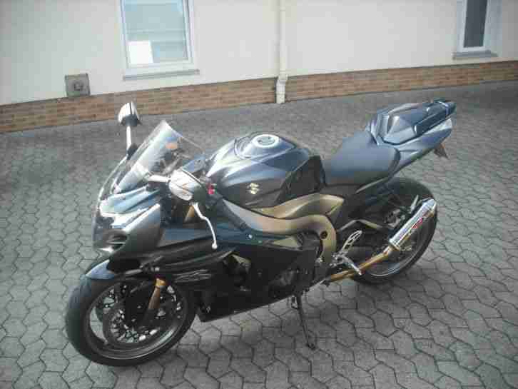 Suzuki GSX-R1000 L1