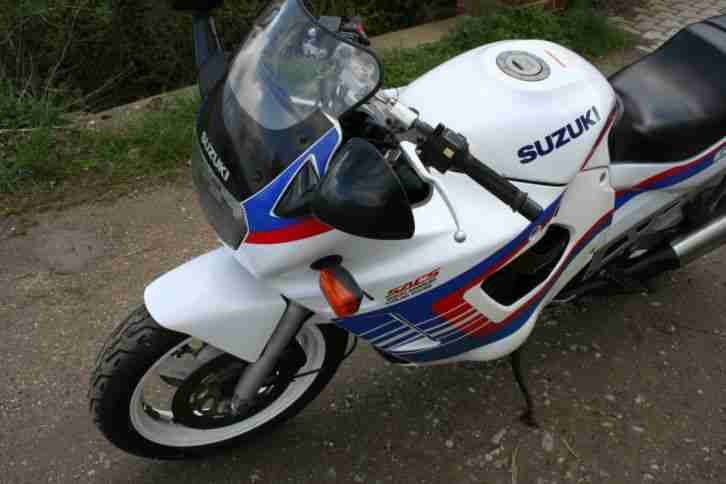 Suzuki GSX600F Baujahr 1991 wenig Laufleistung km: 14484 hat länger gestanden