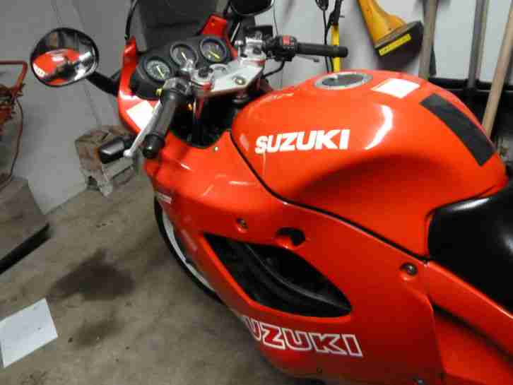 Suzuki GSX600F rot