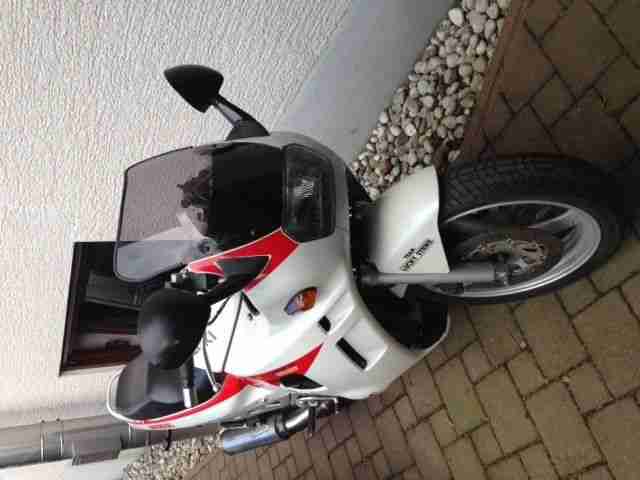 Suzuki GSX750F 31000km,orig.super Zustand, 1. Hand, 74kw, 1.Hd Team Lucky Strike