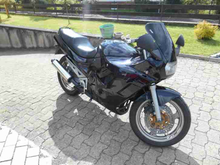 Suzuki GSX750F GR78A