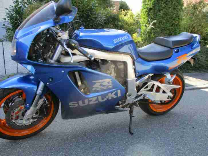 Suzuki GSX750RW im Top zust.