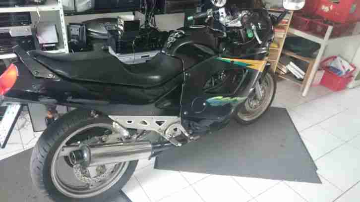 Suzuki GSXF 750