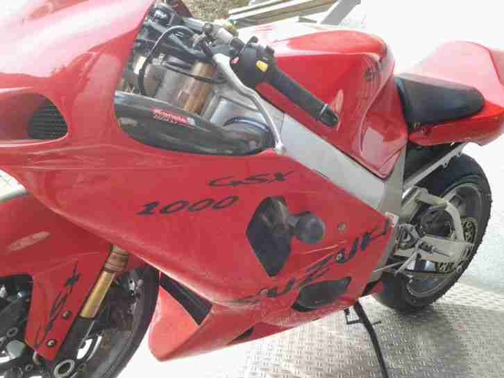 Suzuki GSXR 1000 K1/K2 Rennbike