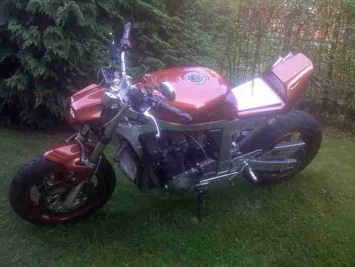 Suzuki GSXR 1100 SEHR SCHÖNER STREETFIGHTER TÜV 8/2016