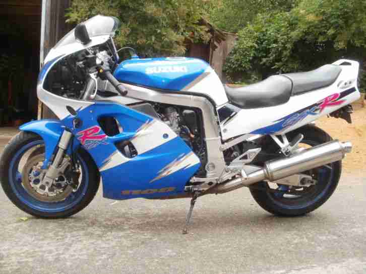 Suzuki GSXR 1100 UND EIN BIKE GESCHENKT:Honda GL 650 silverwing (keine goldwing)