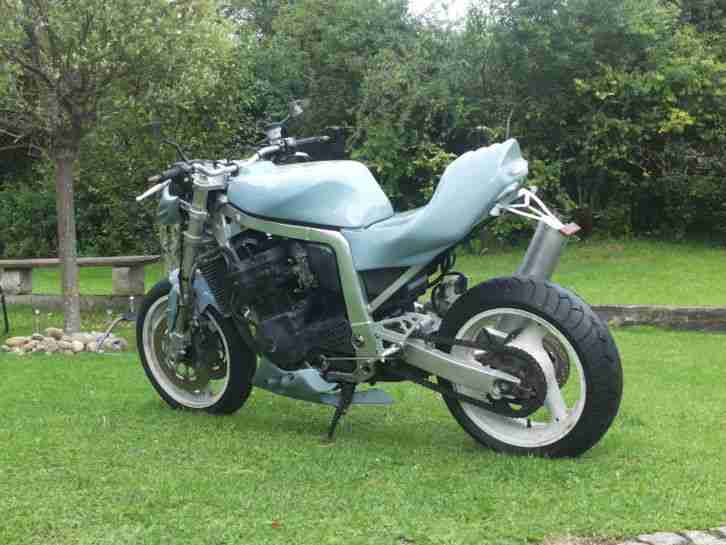  Suzuki GSXR 750 GR7AB 1990 Streetfigther alles eingetragen 51000km sehr schön