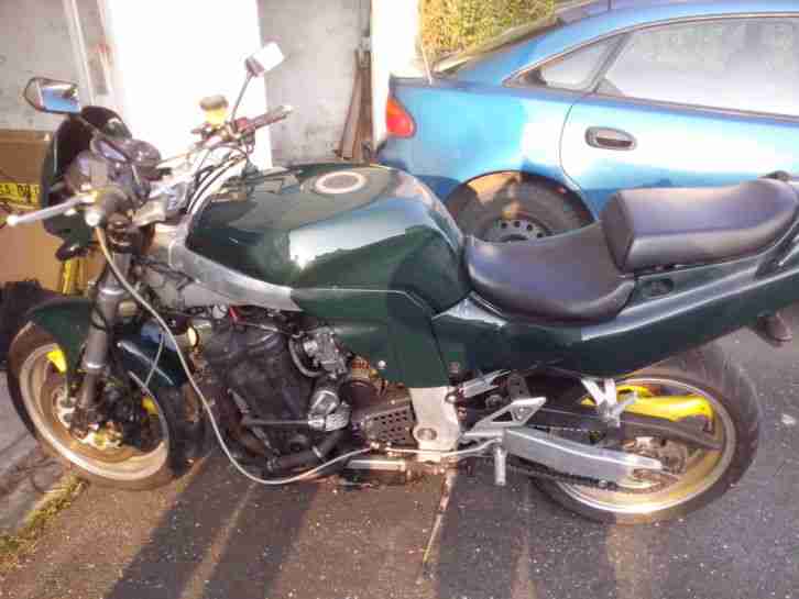 Suzuki GSXR 750W / Mit vielen Zubehör Teilen